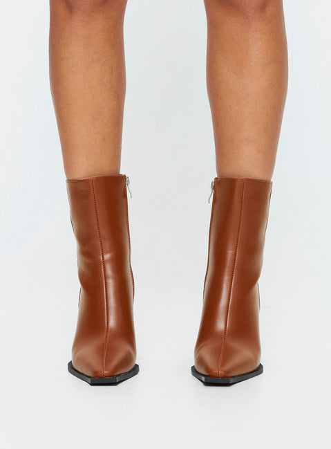 Faux leather ankle boots Zip fastening at side, pointed toe, block heel, padded footbed 