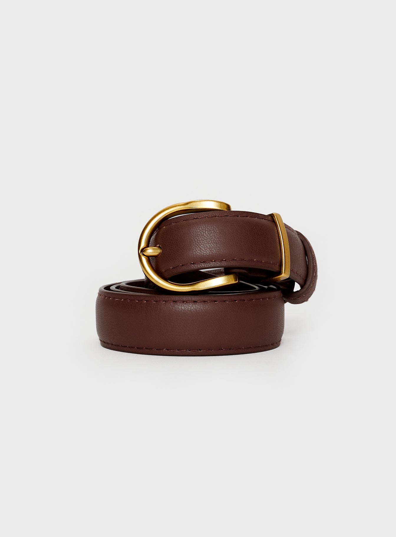 Faux leather belt Gold-toned hardware, buckle fastening 