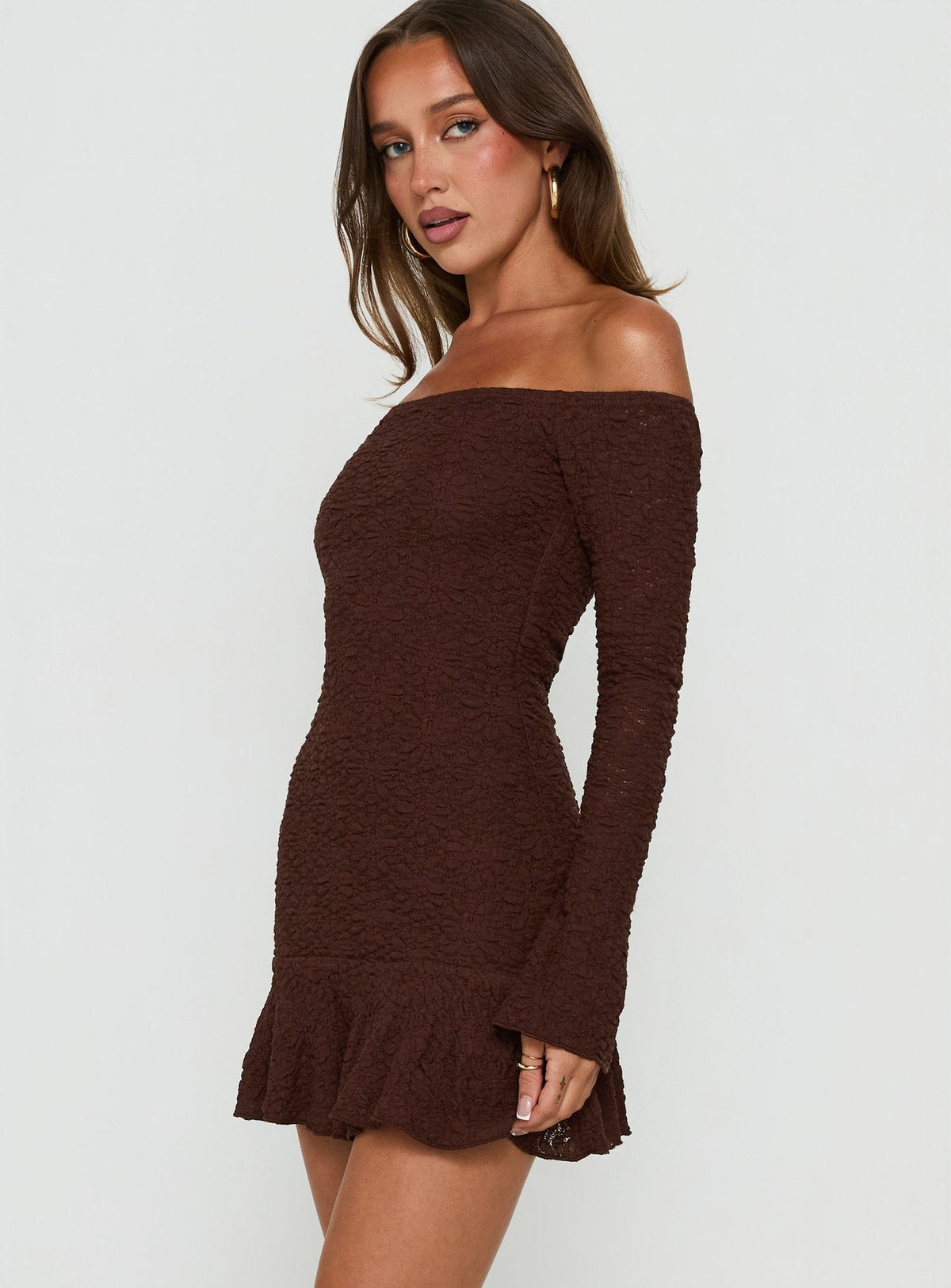 Vancesca schulterfreies Mini-Kleid mit langen Ärmeln, Chocolate