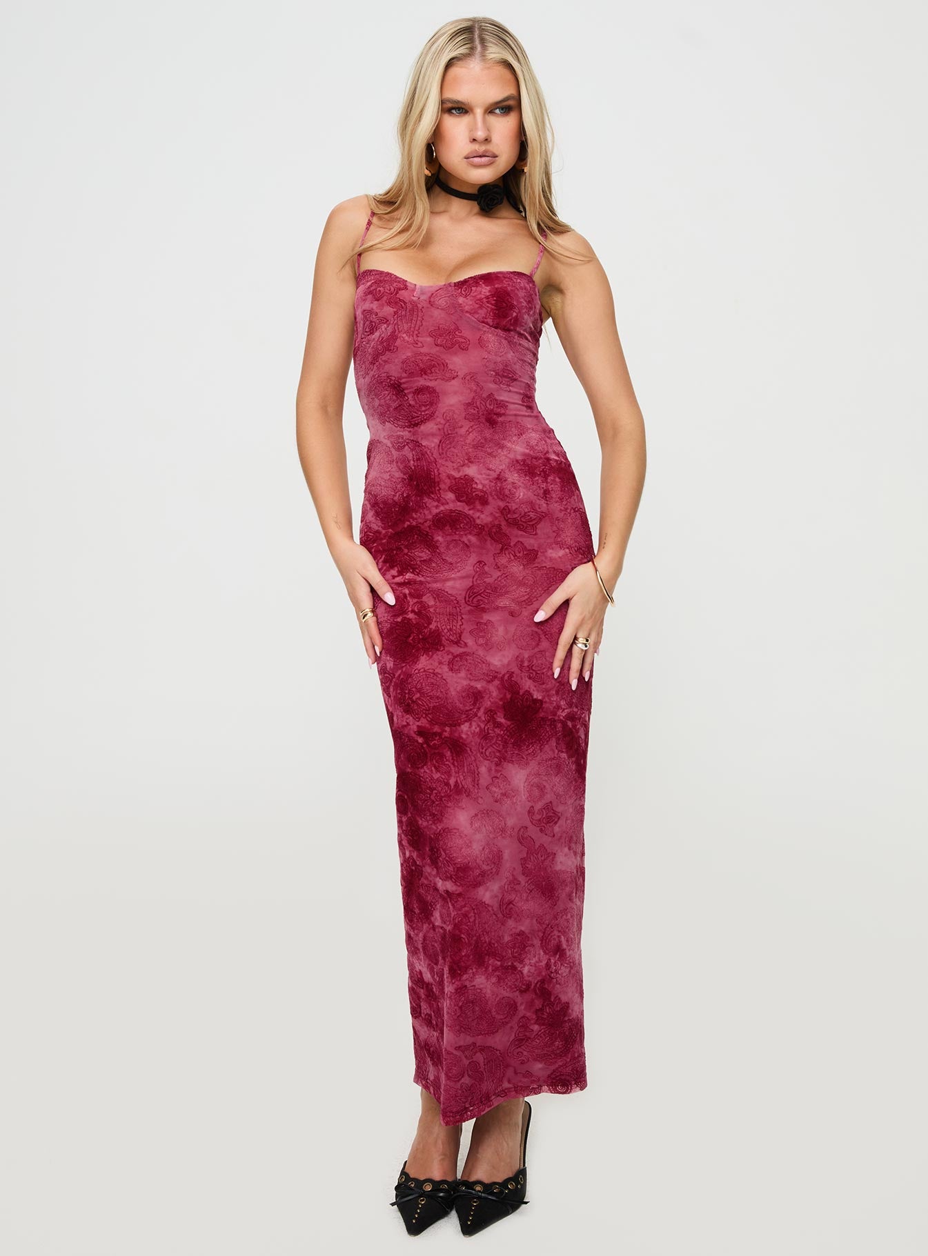 side view of model wearing Princess Polly Orla Paisley Maxi Dress Burgundy Sweetheart Neckline 
