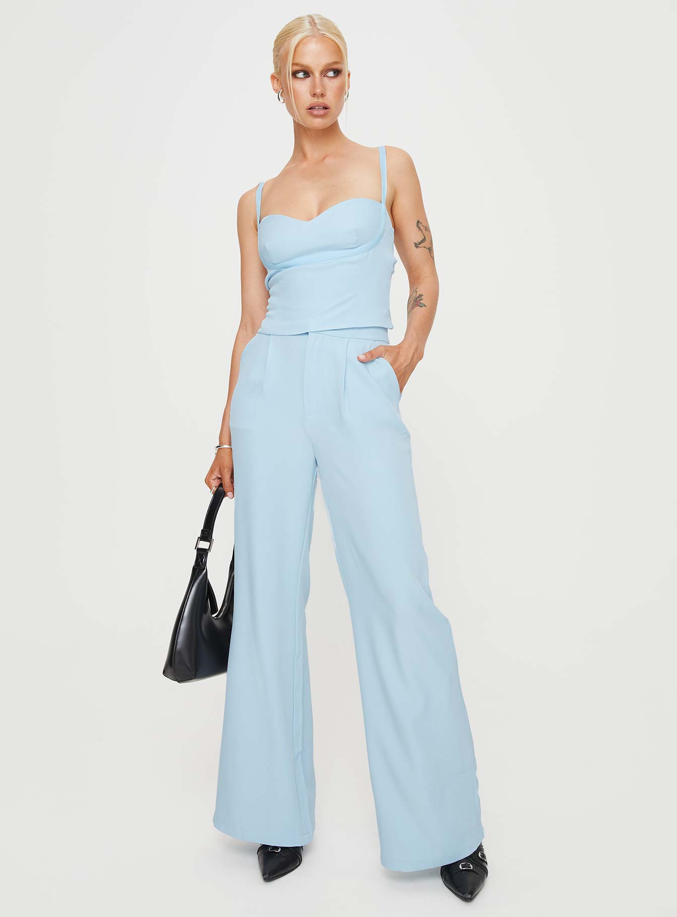 Blue Matching set Sweetheart neckline Hook and eye fastening at back of top zip fastening at back of top pleated pants wide leg