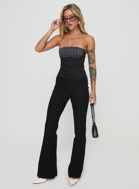 front view of model wearing Princess Polly Everard Strapless Top Black Sleeveless straight 