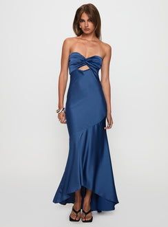 front view of model wearing Princess Polly Stand A Chance Twist Detail Maxi Dress Navy Sweetheart Neckline 