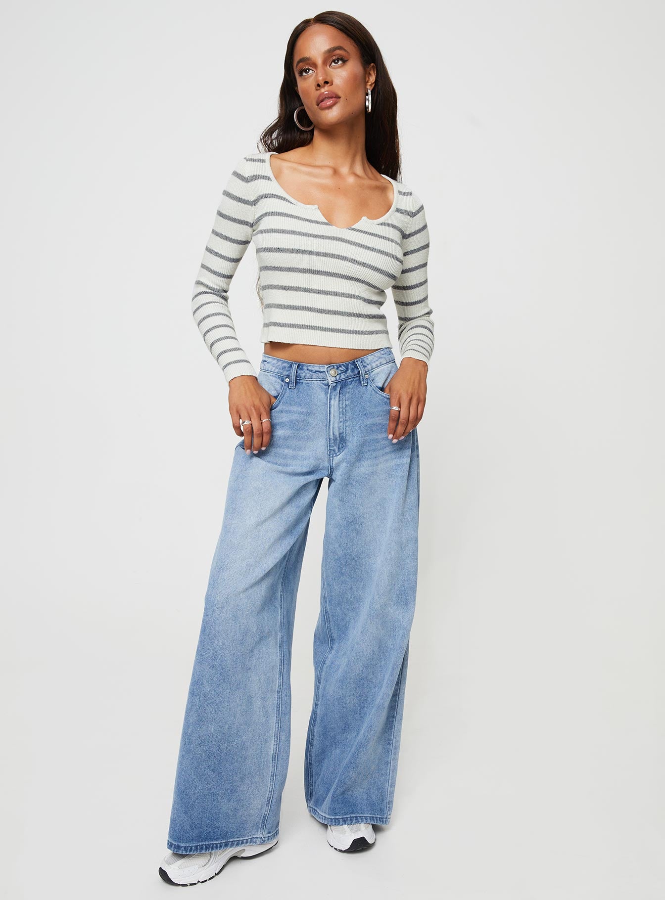 product Princess Polly Full Sleeves Sweetheart  Devis Long Sleeve Top White / Black