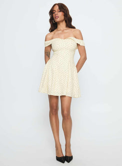 Rosebud Off The Shoulder Mini Dress Yellow / Polka Dot