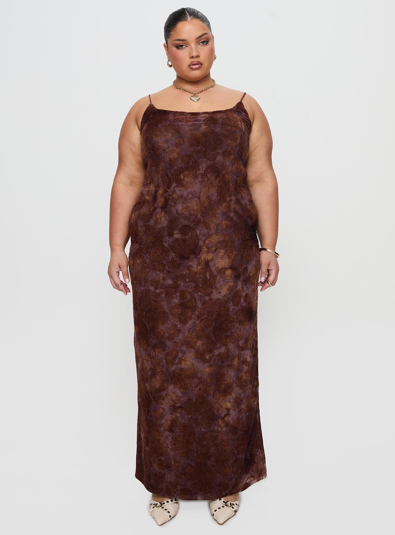 front view of model wearing Princess Polly Knox Maxi Dress Chocolate Paisley Curve Scoop Neck 