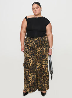 front view of model wearing Princess Polly Beller Bodysuit Black Curve Sleeveless 