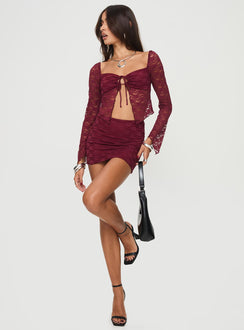 Matching set Lace material, sweetheart neckline, flared sleeves, elasticated waistband Good stretch, fully lined skirt, lined bust