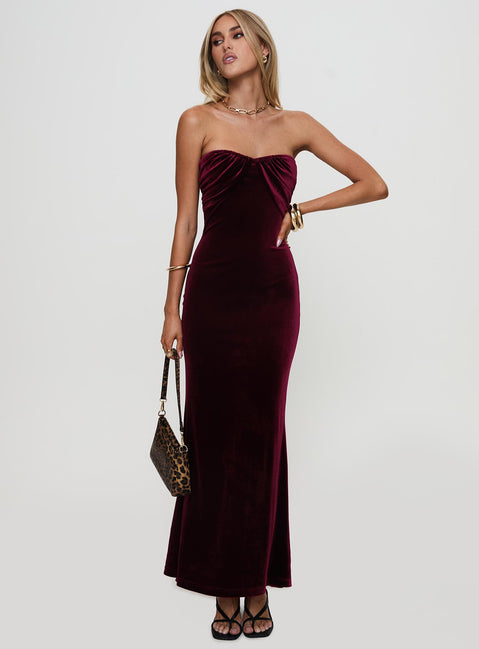 front view of model wearing Princess Polly Irena Strapless Maxi Dress Burgundy Sweetheart Neckline 