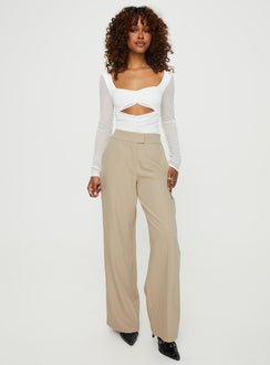 front view of model wearing Princess Polly Kalmia Long Sleeve Bodysuit White Full Sleeves Sweetheart 