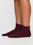 Ribbed Ruffle Socks Burgundy