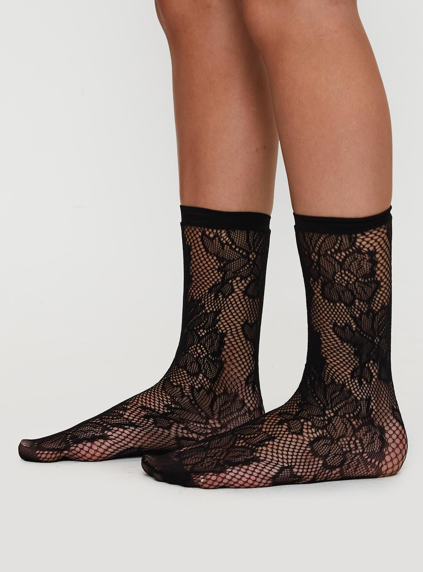 Whimsy Mid High Lace Socks Black