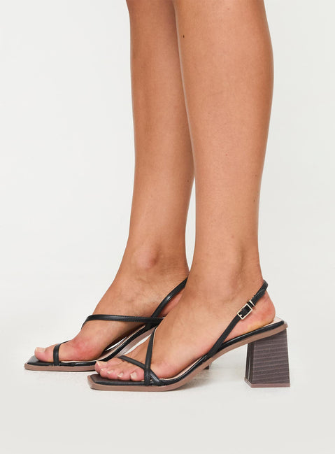 Heels Strappy style, square toe, block heel, buckle fastening