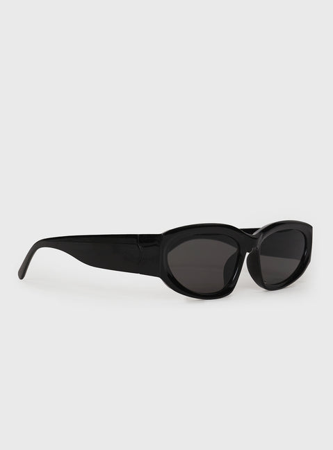 Maceline Sunglasses Black
