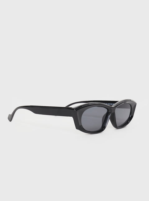 Sunglasses Black tinted lenses, lightweight 