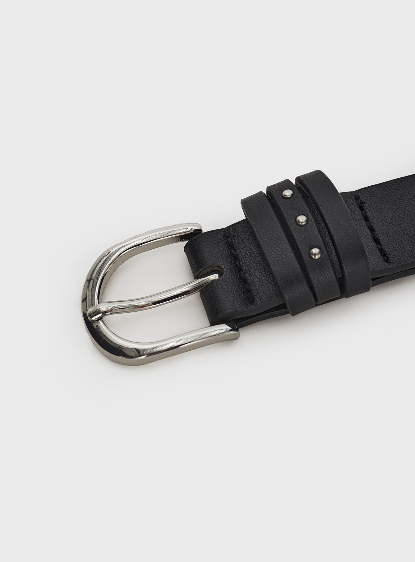 Faux leather belt Silver-toned hardware, buckle fastening