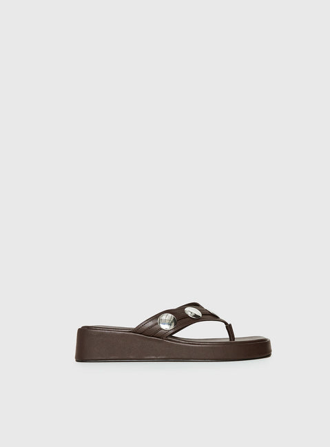 Paislee Sandalen mit Nieten in Braun