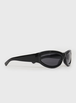 black Sunglasses Smoke-tinted lenses, moulded nose bridge