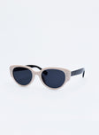 Sunglasses Lightweight frame Moulded nose bridge Black tinted lenses