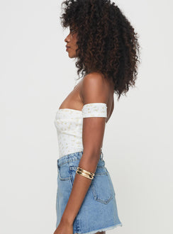 side view of model wearing Princess Polly Ezrah Bodysuit White Floral Short Sleeves Sweetheart 