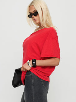 Winny Off Shoulder Tee Red