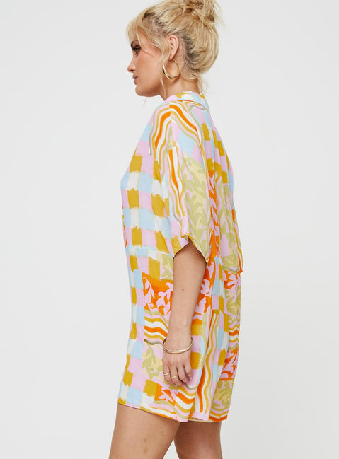 Graphic print romper Classic collar, button fastening at front