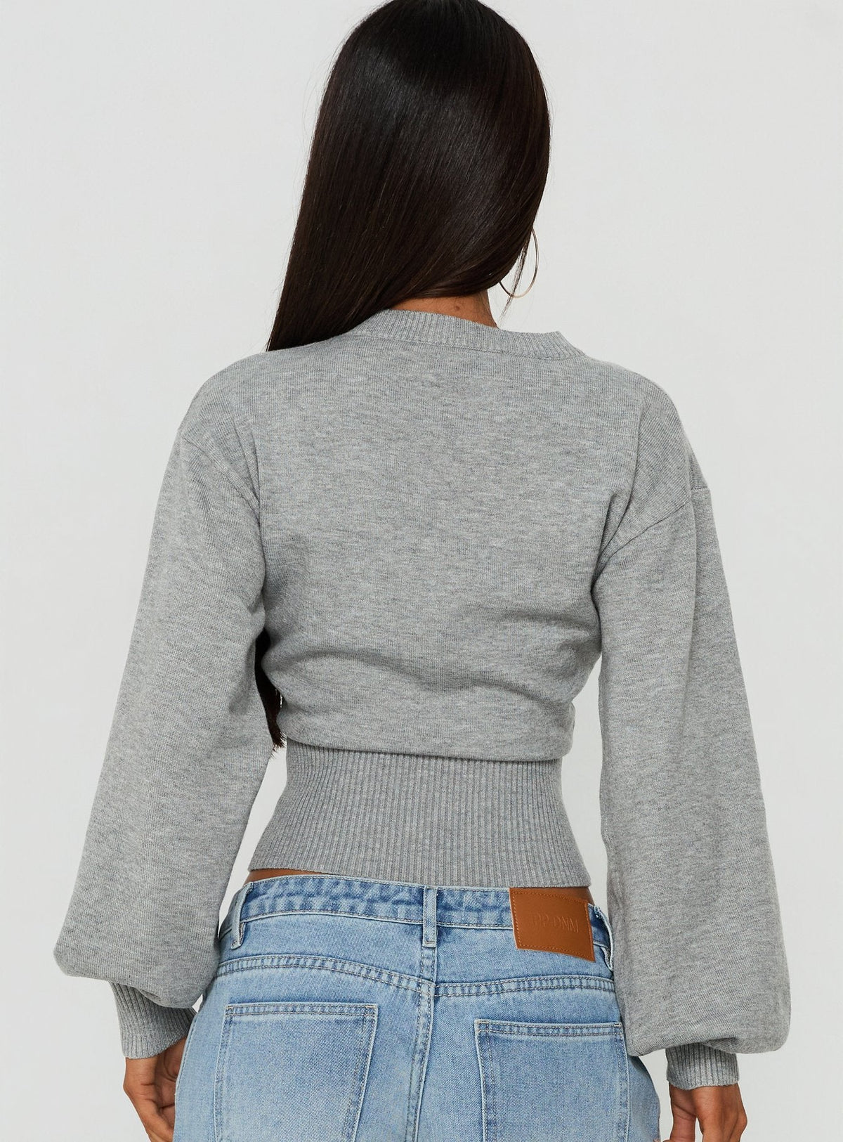 Emerica V-Ausschnitt Pullover mit Raffung Grau