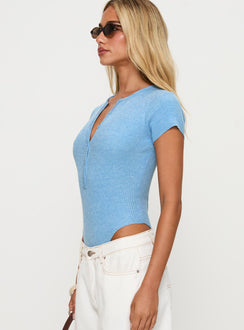 side view of model wearing Princess Polly Kerra Short Sleeve Bodysuit Blue Short Sleeves 