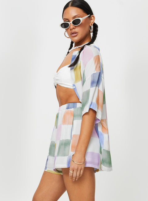 Check print matching set Relaxed fit shirt, lapel collar, button fastening at front, elasticated waist shorts Non-stretch, unlined