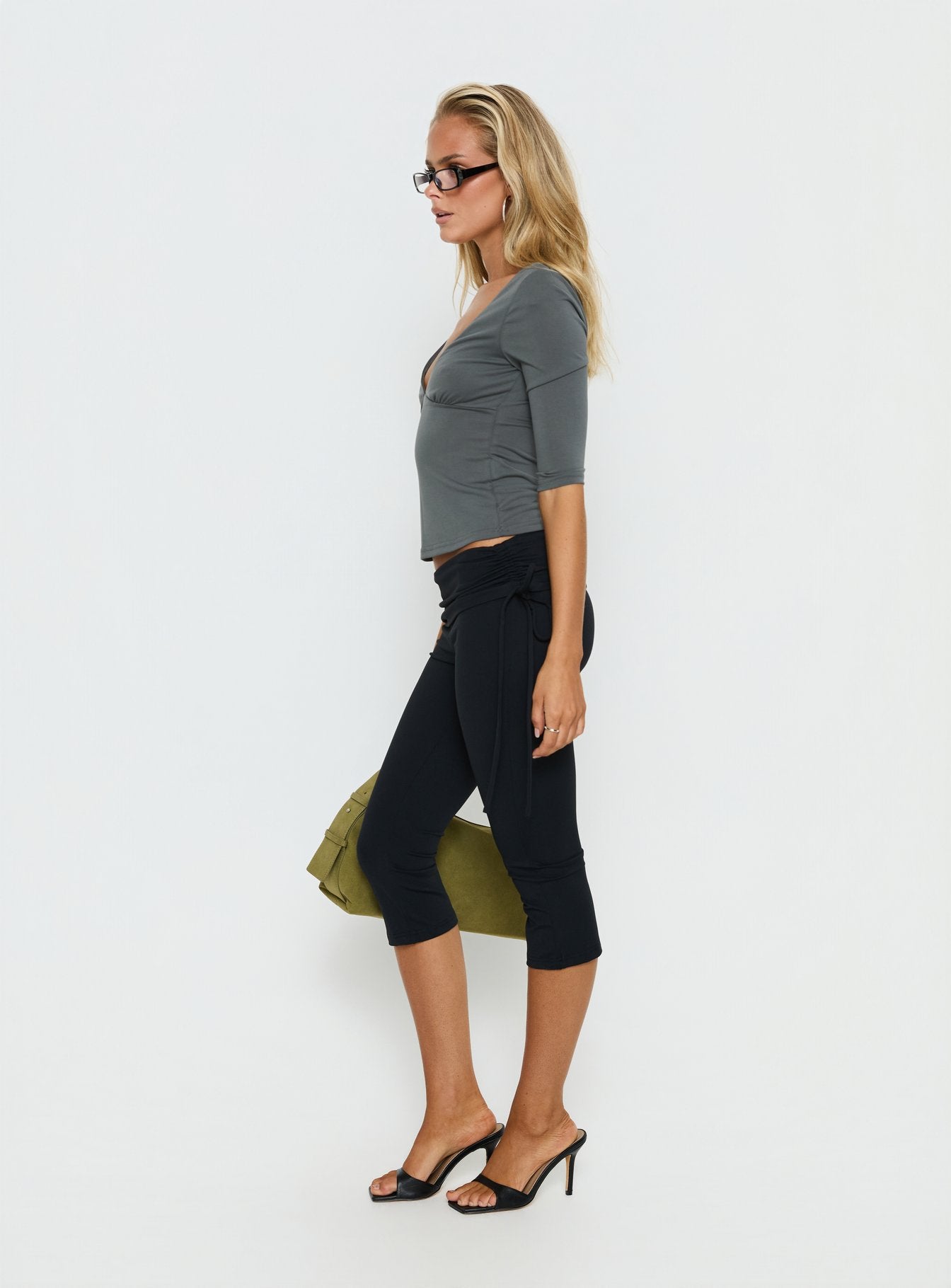 Bailor Channel Waistband Capris Black