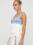 Top Silky material, fixed shoulder straps, square neckline, invisible zip fastening at back