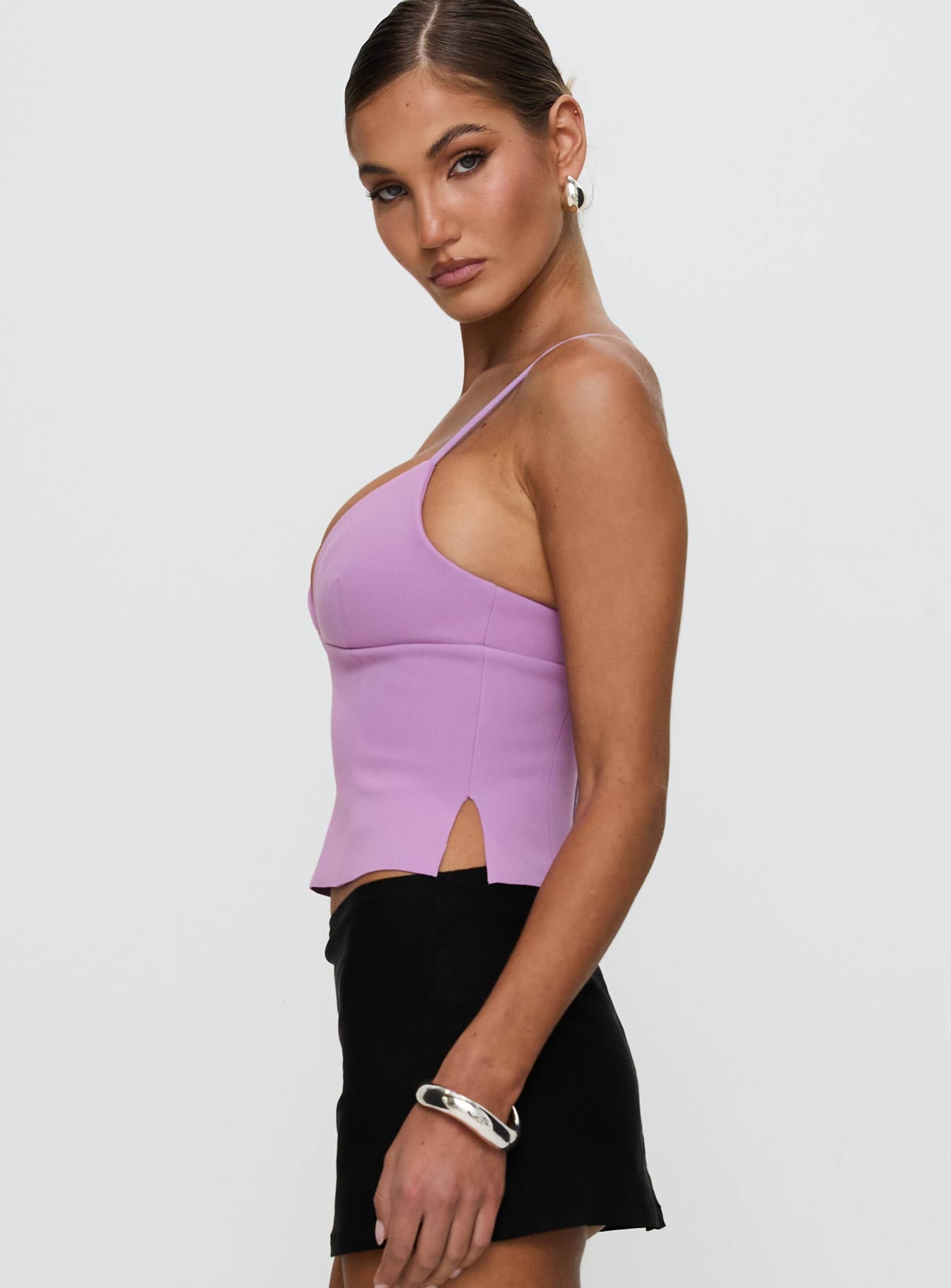 side view of model wearing Princess Polly Sculpture Top Lilac Sleeveless Plunger 