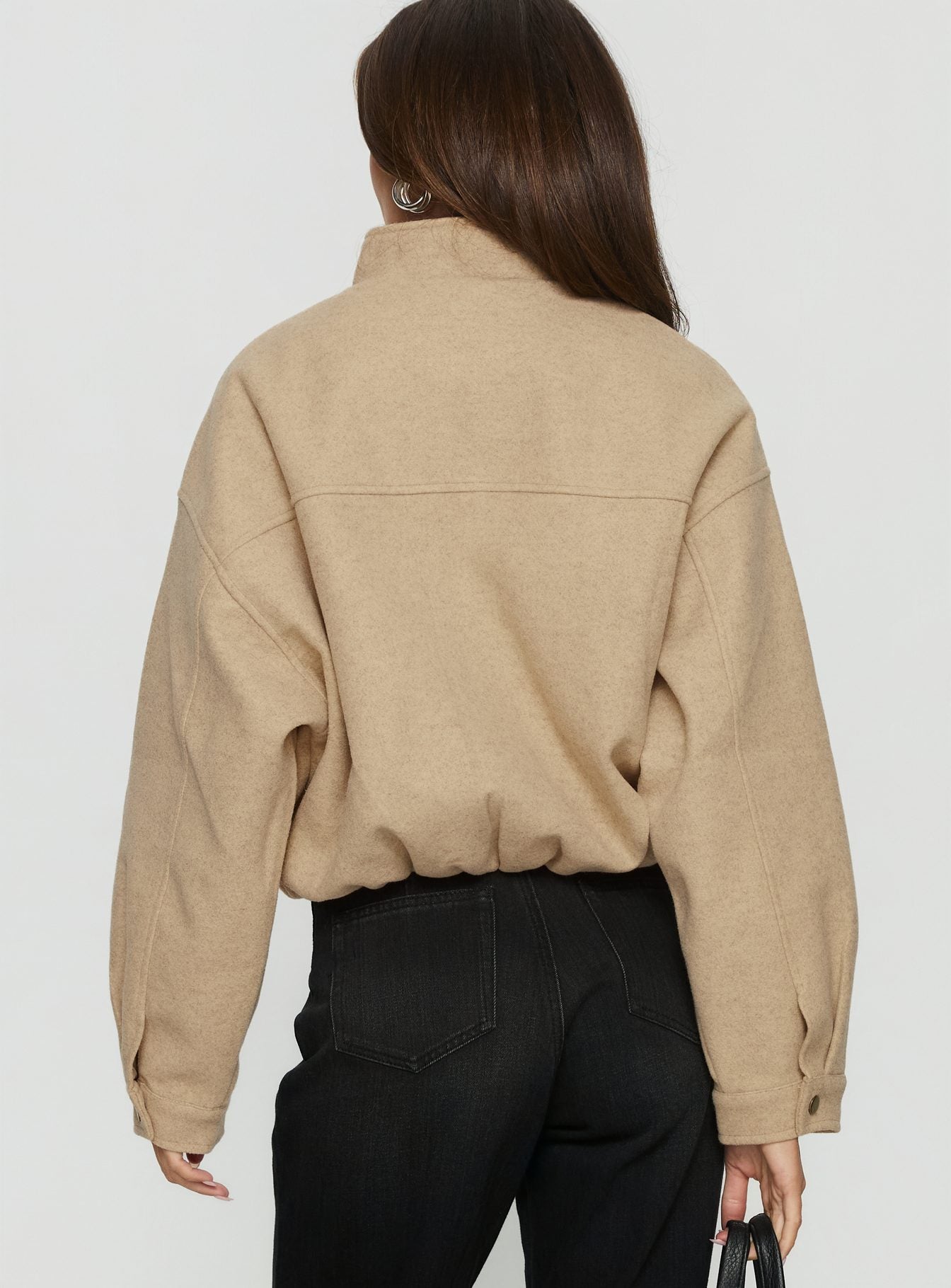 Chayden Kurze Bomberjacke aus Kunstwolle in Beige