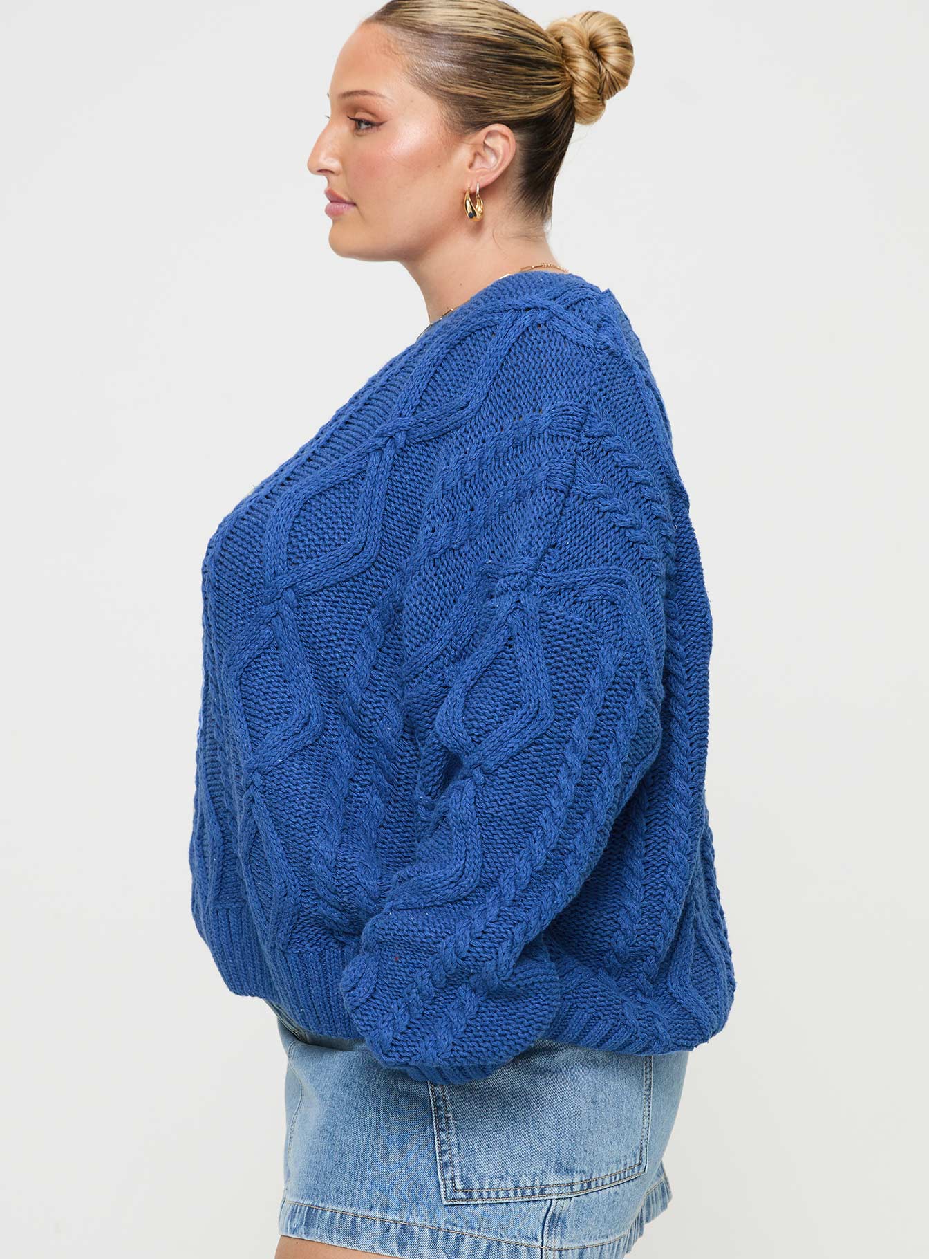 side view of model wearing Princess Polly Anaya Oversized Sweater Monday Blues Curve 