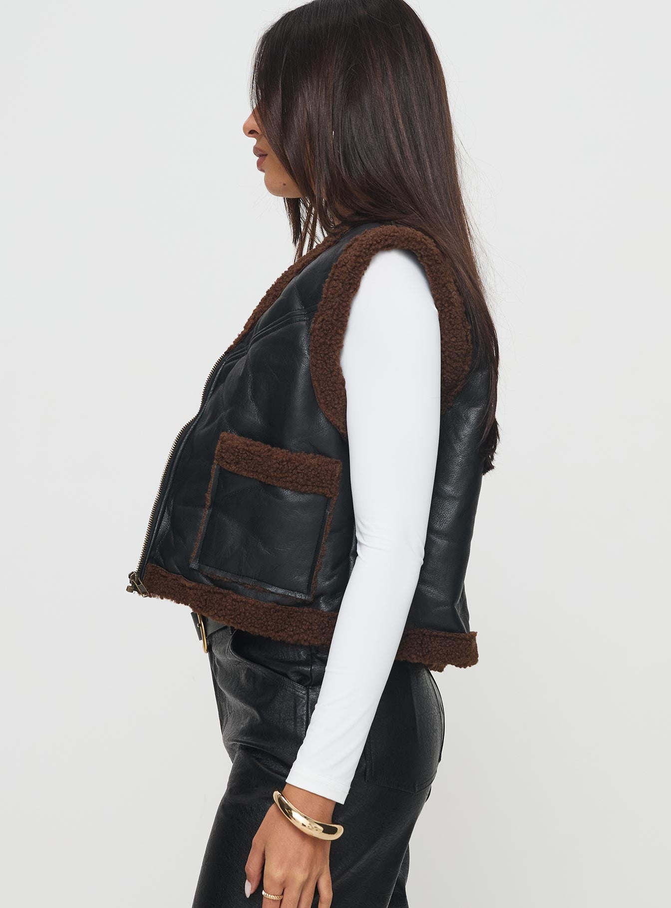 Henson Vest Black