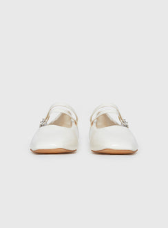 Billini Finnegan Ballet Flats Bone Patent