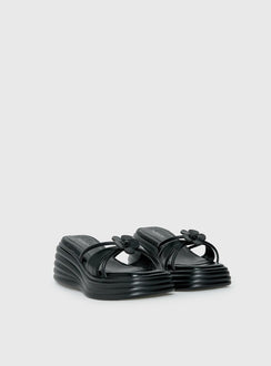 Therapy Flaunt Plateau-Sandalen mit Blumen-Detail Schwarz