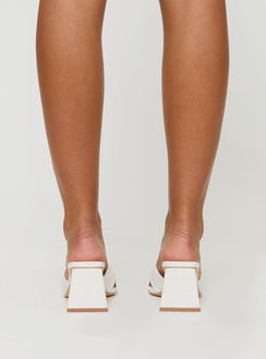 Linen look heel Block heel, tie detail upper, square toe