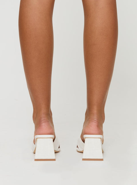 Linen look heel Block heel, tie detail upper, square toe