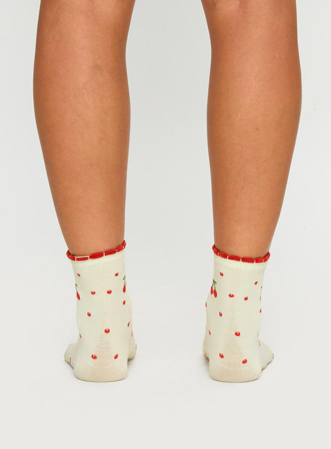 Sweet Cherries Socks Cream / Red