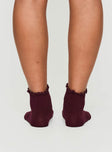 Ribbed Ruffle Socks Burgundy