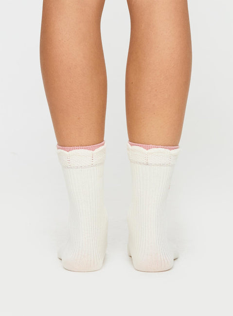 Knit socks with frill detail