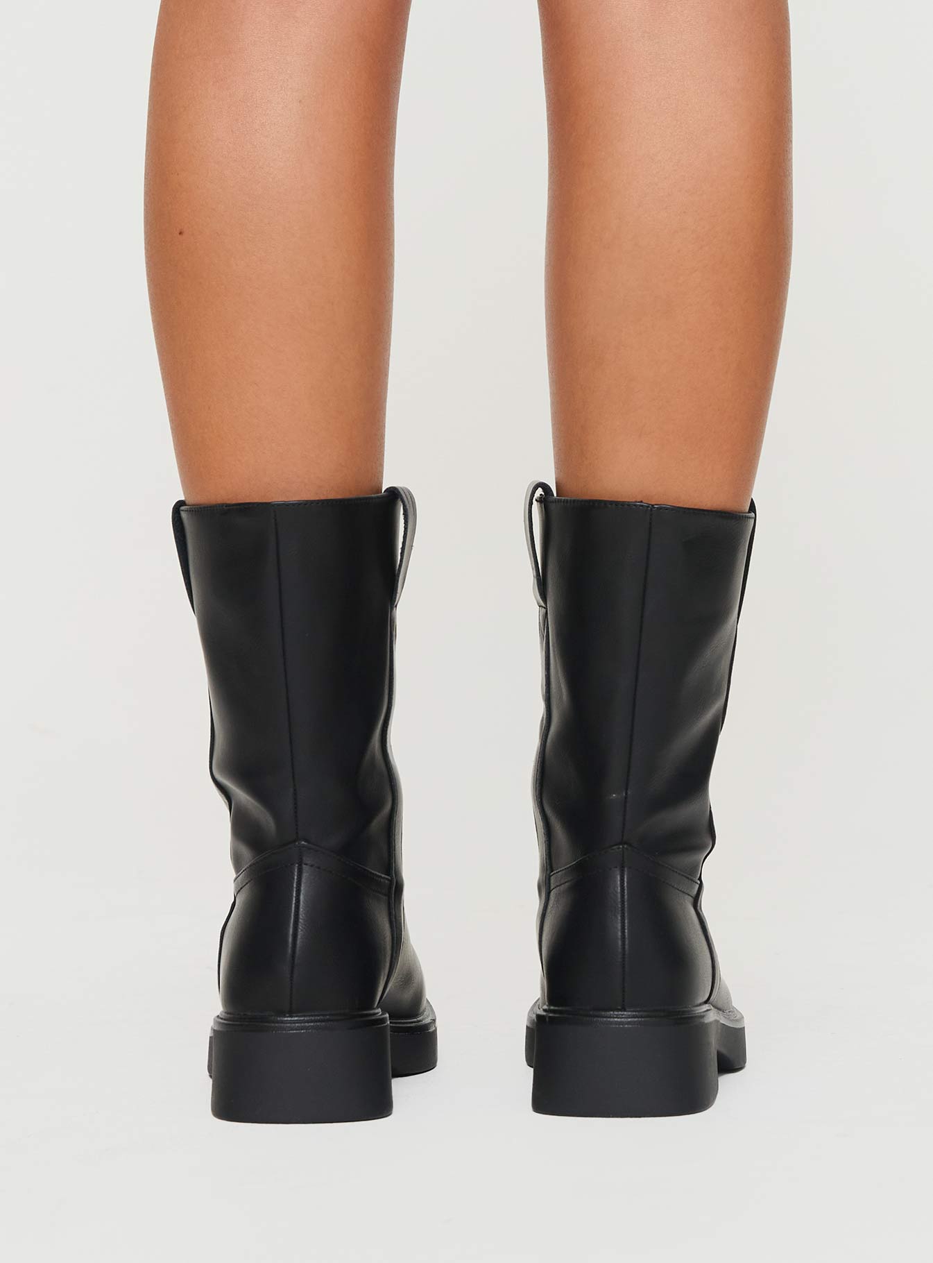 Boots Square toe, block heel, platform sole