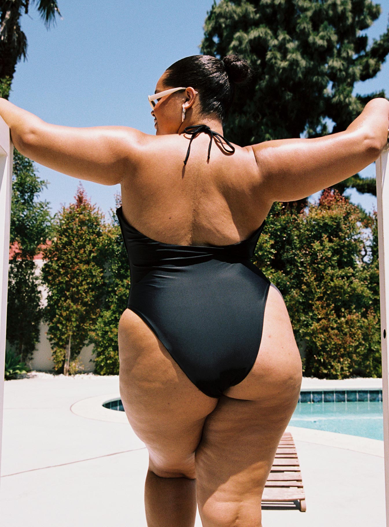 Fern One Piece Black Curve