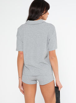 Matching set Short sleeve shirt, classic collar, drop shoulder High rise shorts, elasticated waistband Good stretch, unlin