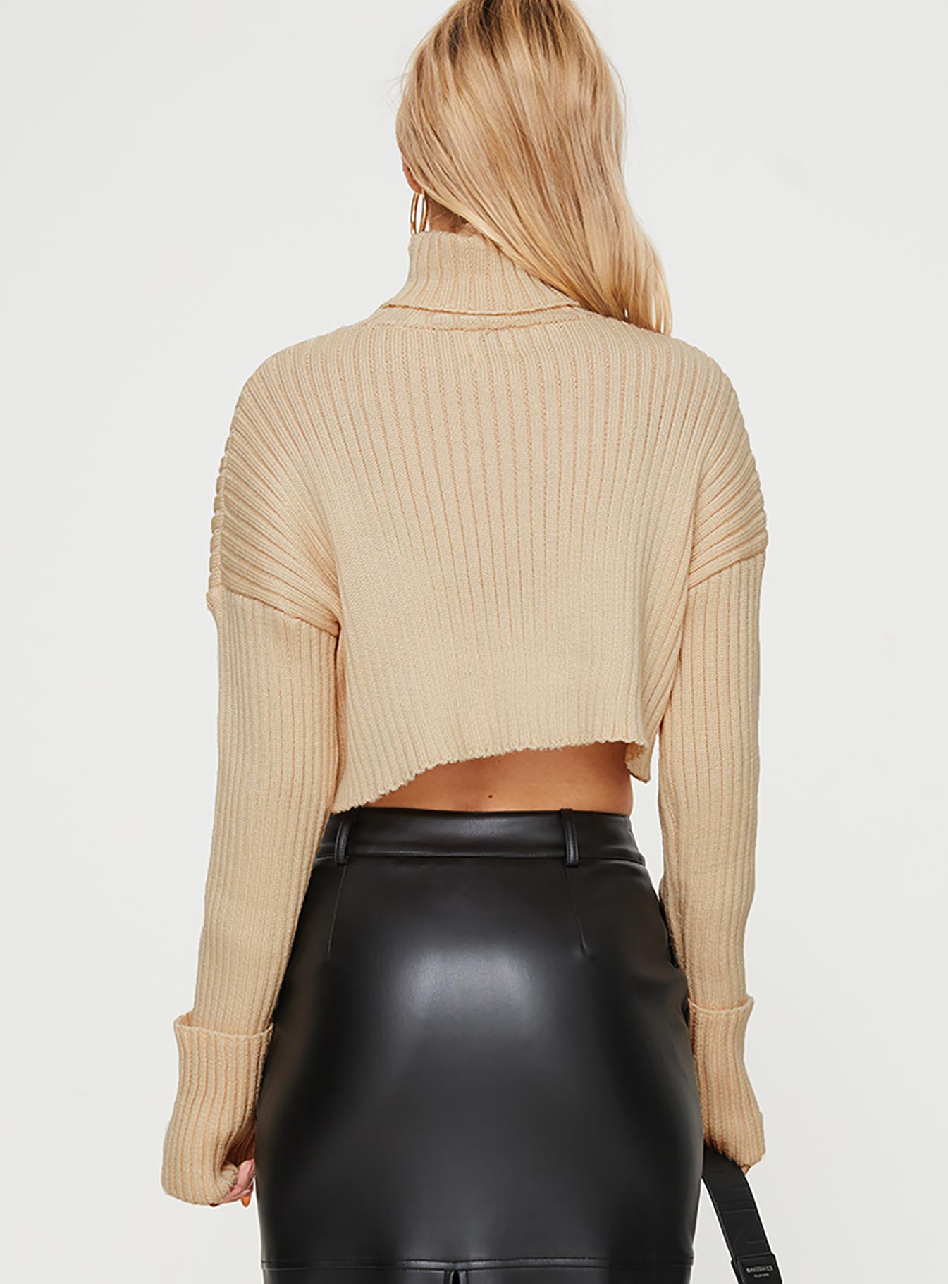 product Juelz Sweater Beige Princess Polly  Cropped 