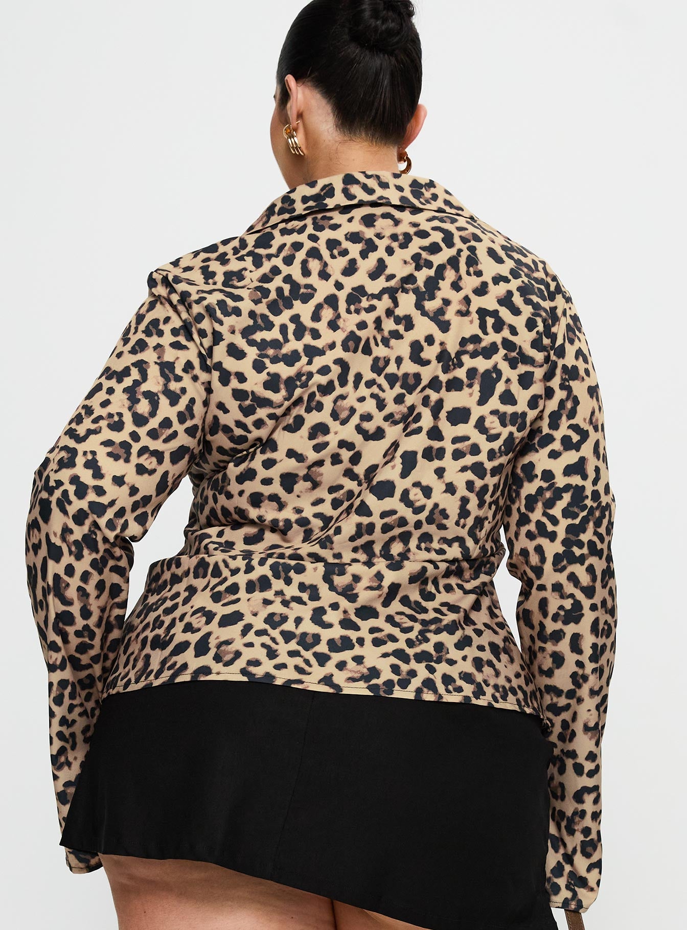 back view of model wearing Princess Polly Toriah Long Sleeve Tie Up Top Leopard Curve Full Sleeves V-Neck 