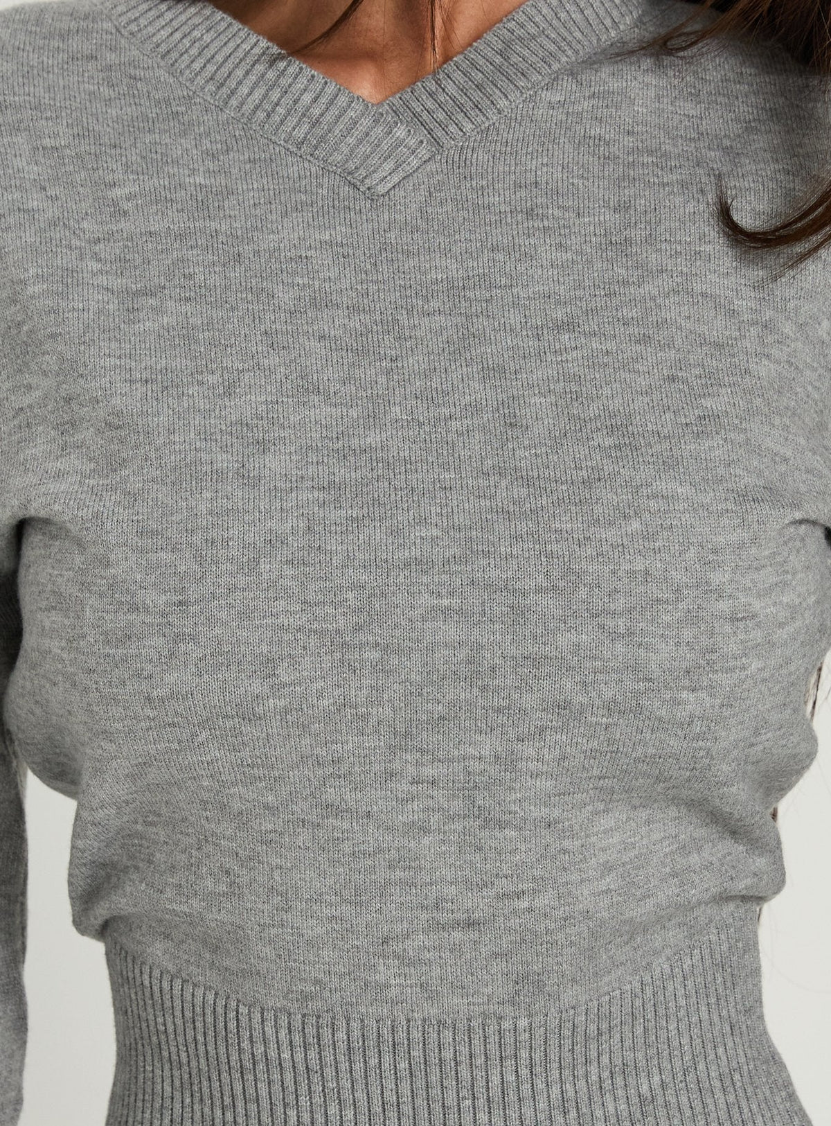 Emerica V-Ausschnitt Pullover mit Raffung Grau