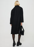 Longline coat Lapel collar, button fastening at front, front pockets Non-stretch, fully lined 