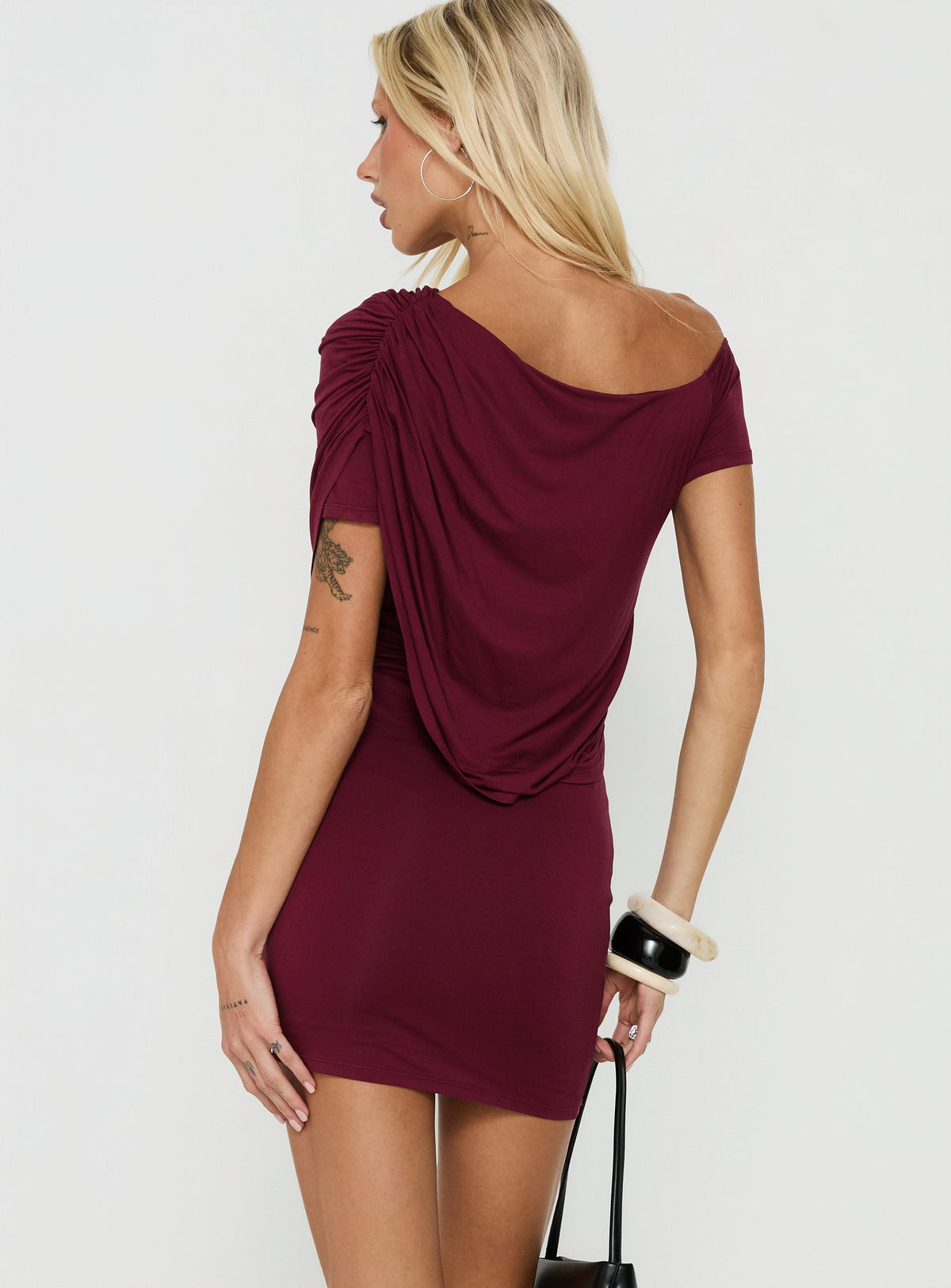Florencie Drapiertes Off-Shoulder Minikleid Weinrot